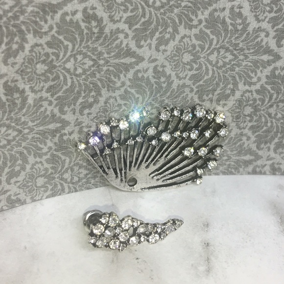 🎉Host Pick🎉Stardust Crystal Stud Earring Cuff - Picture 3 of 3